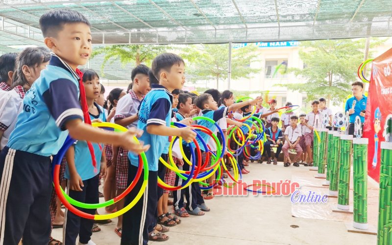 Chăm lo bồi dưỡng thế hệ măng non