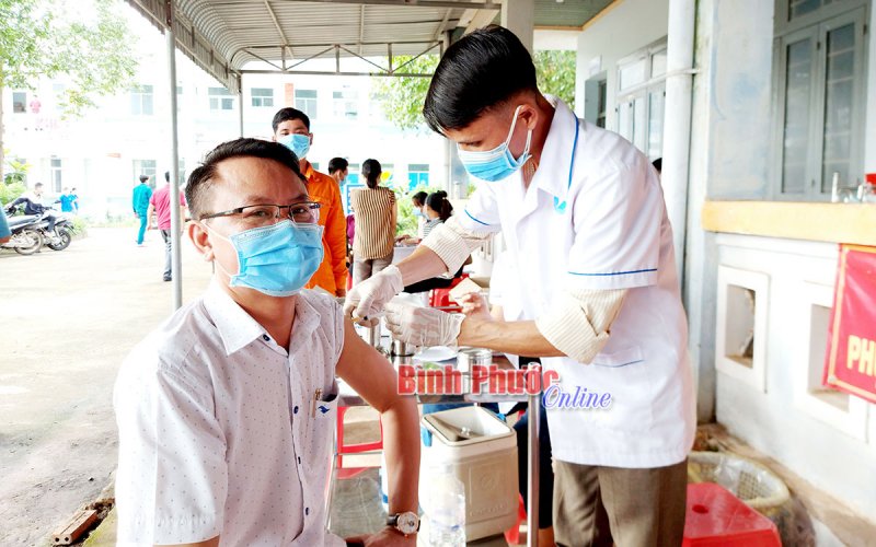 Chơn Thành, Bù Đốp triển khai tiêm vắc-xin Covid-19 mũi 1, đợt 2