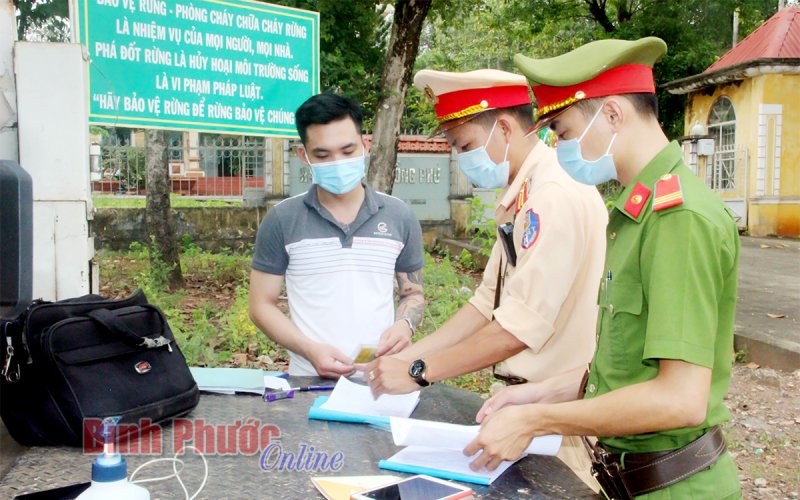 Chống dịch vẫn đảm bảo an toàn giao thông