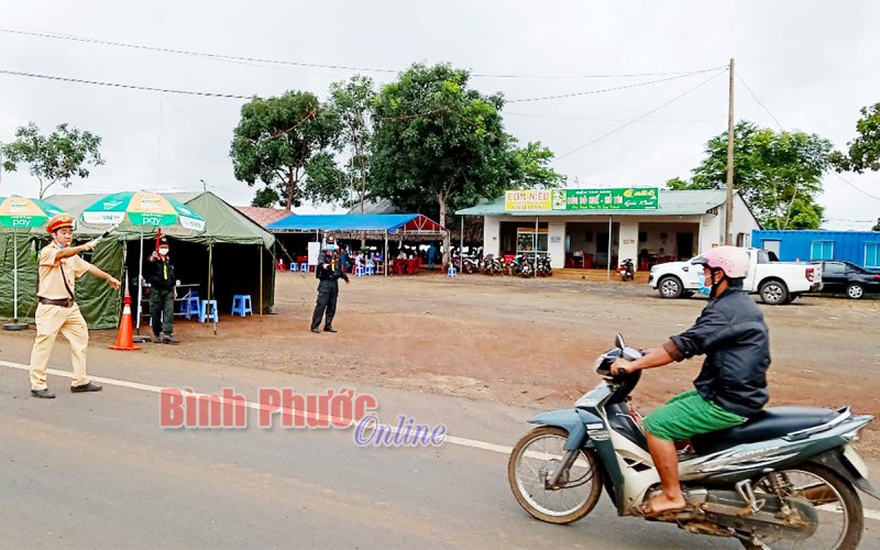 Đồng bộ kiểm soát giao thông và phòng, chống dịch