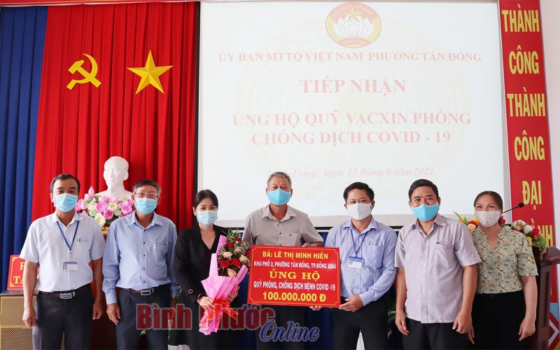 Đồng Xoài: Một cá nhân ủng hộ 100 triệu đồng cho Quỹ vắc xin phòng Covid-19