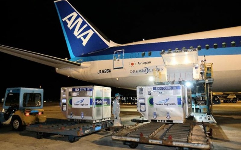 Gần 1 triệu liều vaccine Chính phủ Nhật tặng đã tới sân bay Nội Bài