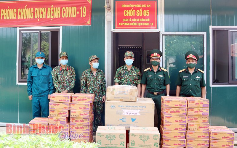 Hỗ trợ nhu yếu phẩm phòng, chống dịch Covid-19 cho Đồn biên phòng Lộc An