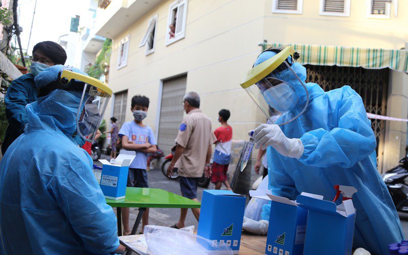 Không tụ tập xem bóng đá để phòng, chống dịch Covid-19