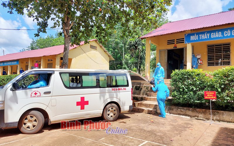 Lộc Ninh diễn tập phòng, chống dịch Covid-19 tại khu cách ly tập trung