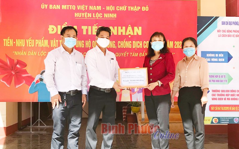 Lộc Ninh: Tiếp nhận hơn 544 triệu đồng ủng hộ Quỹ phòng, chống dịch Covid-19