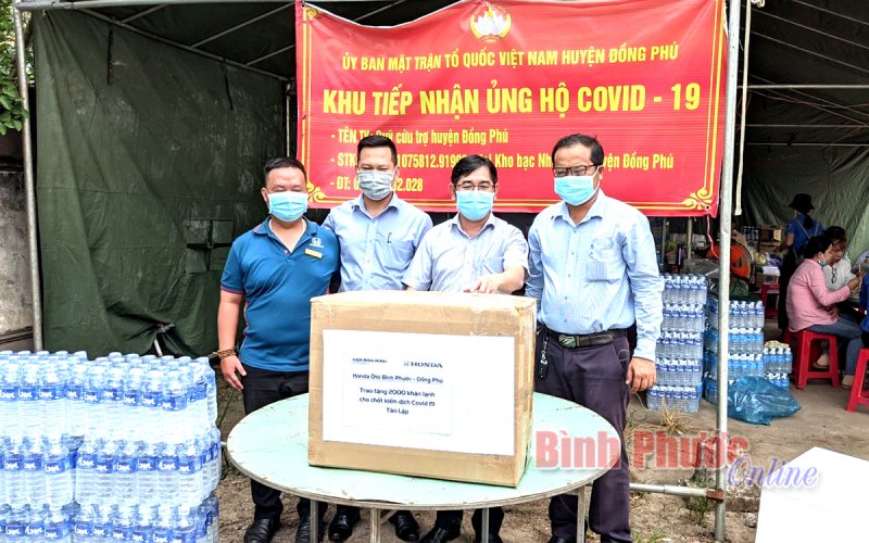 Món quà có ý nghĩa tặng Chốt kiểm dịch Tân Lập