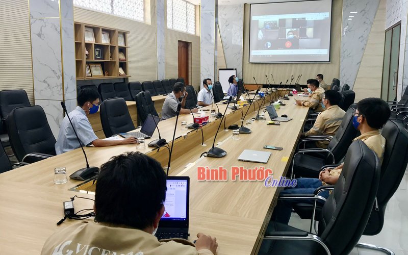 Nhà máy xi măng Bình Phước tập huấn phòng, chống Covid-19 