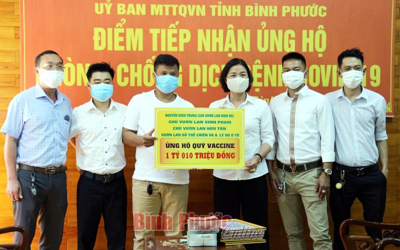 Nhiều tập thể, cá nhân ủng hộ Quỹ phòng, chống Covid-19