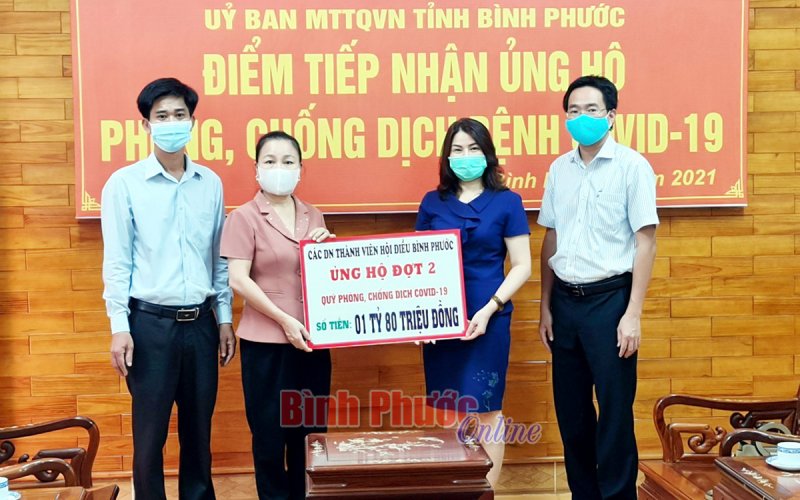 Nhiều tổ chức, doanh nghiệp, cá nhân tiếp tục ủng hộ Quỹ phòng, chống Covid-19