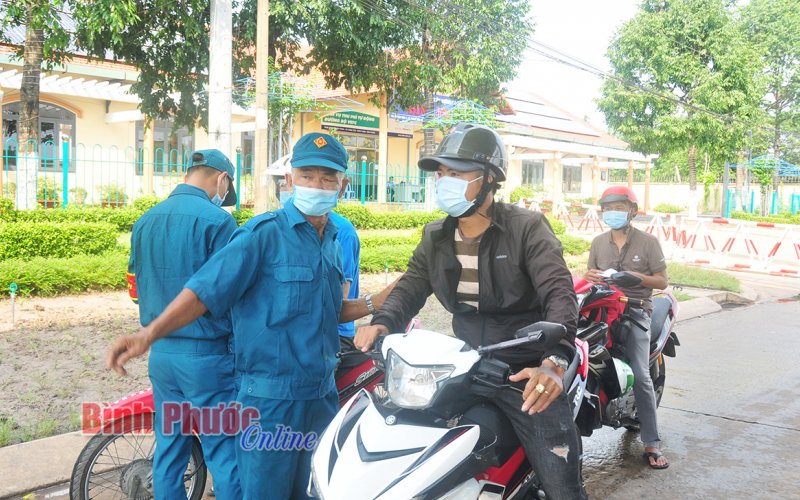 Tách chốt, giảm tải áp lực phòng, chống dịch trên quốc lộ 13