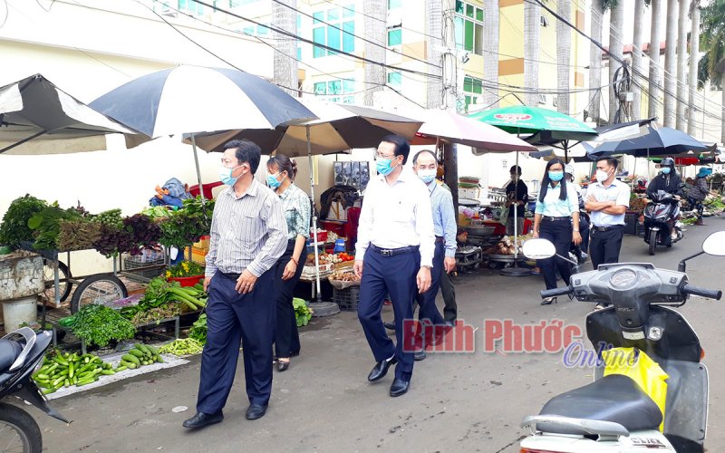 Tăng cường công tác phòng, chống dịch Covid-19 tại chợ Đồng Xoài