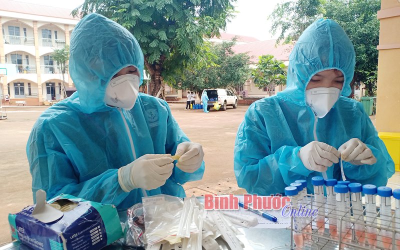 Thầm lặng trong cuộc chiến chống dịch