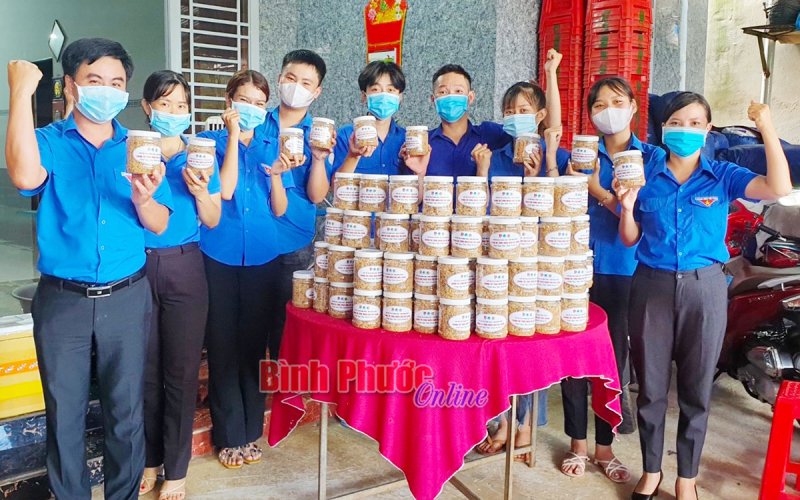 Thanh niên Bình Phước san sẻ khó khăn với điểm nóng Bắc Giang