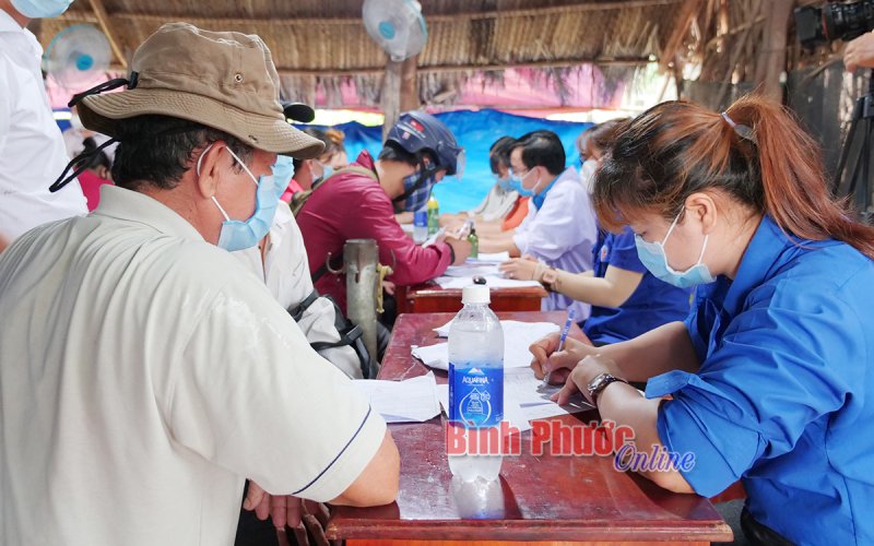 Thanh niên nơi tuyến đầu chống dịch