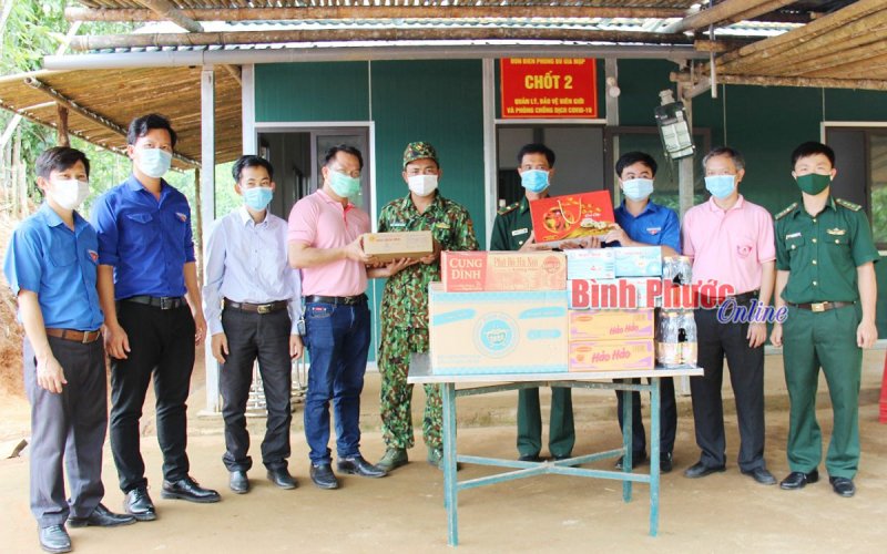 Tỉnh đoàn Bình Phước tiếp sức cho lực lượng biên phòng
