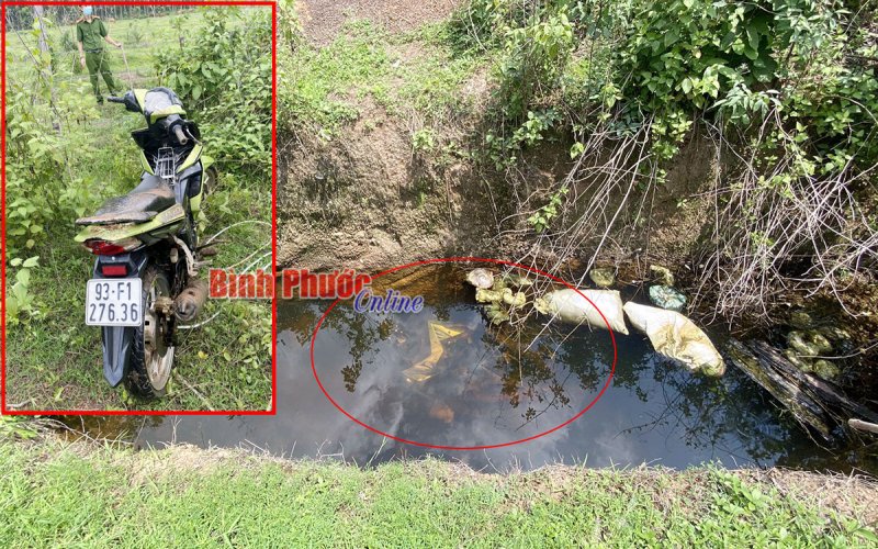 Trao trả xe máy bị trộm “ngâm nước” cho chủ sở hữu