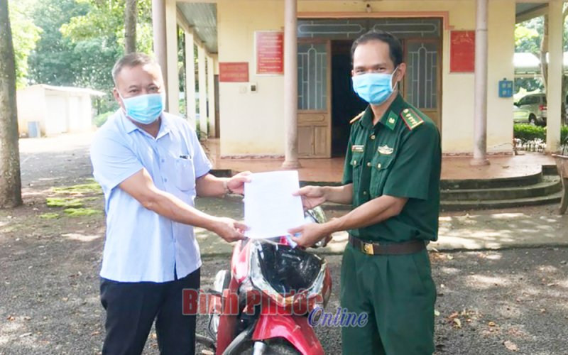 Trao trả xe mô tô bị mất cắp cho ông Hà Sỹ Nông