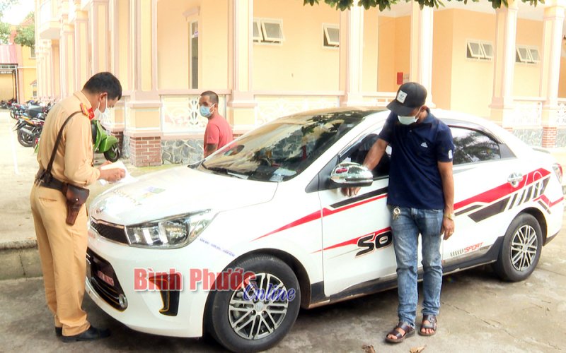 Truy bắt 2 đối tượng cố tình thông chốt kiểm soát Covid-19