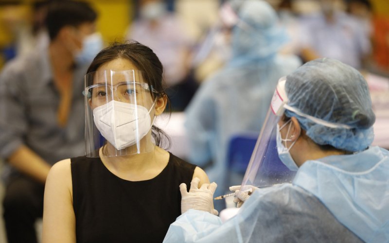 Việc nên và không nên làm trước khi tiêm vaccine Covid-19