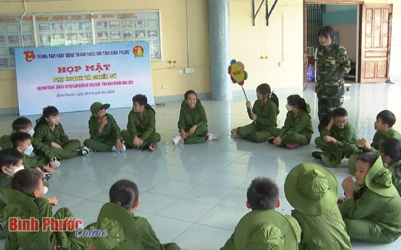 70 em thiếu nhi tham gia “Chúng em tập làm chiến sĩ Điện Biên”