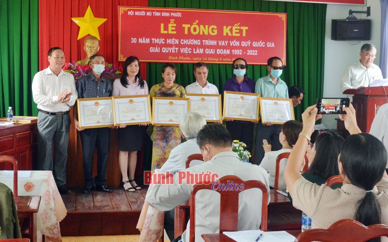 923 lượt hội viên người mù vay vốn Quỹ quốc gia giải quyết việc làm