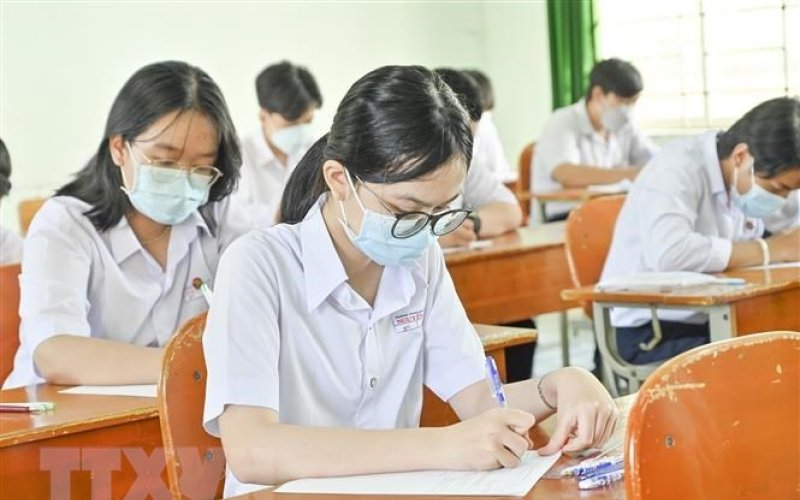 Áp lực tuyển sinh vào lớp 10 THPT: Con quên ăn, cha mẹ mất ngủ