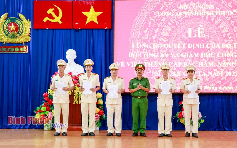 Bình Phước: 730 sĩ quan công an được thăng cấp bậc hàm, nâng bậc lương