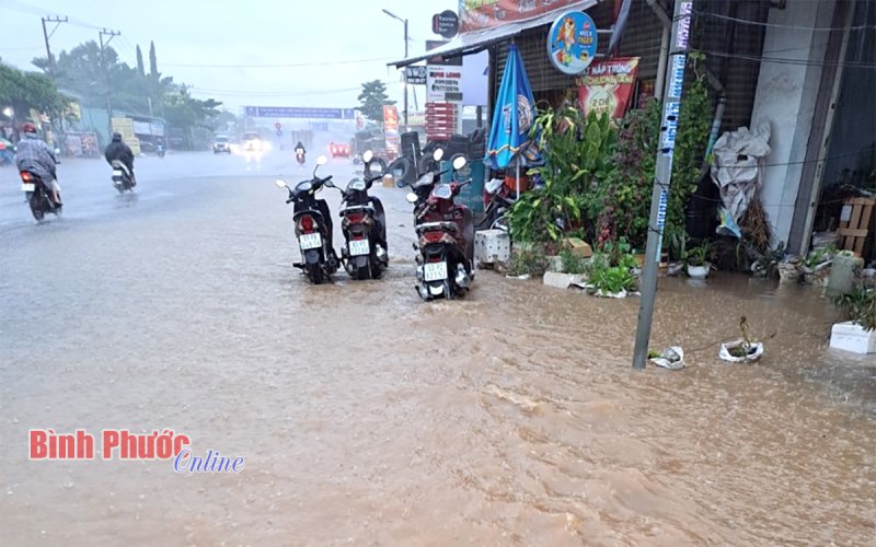 Cuộc sống bị đảo lộn vì “cứ mưa là ngập”