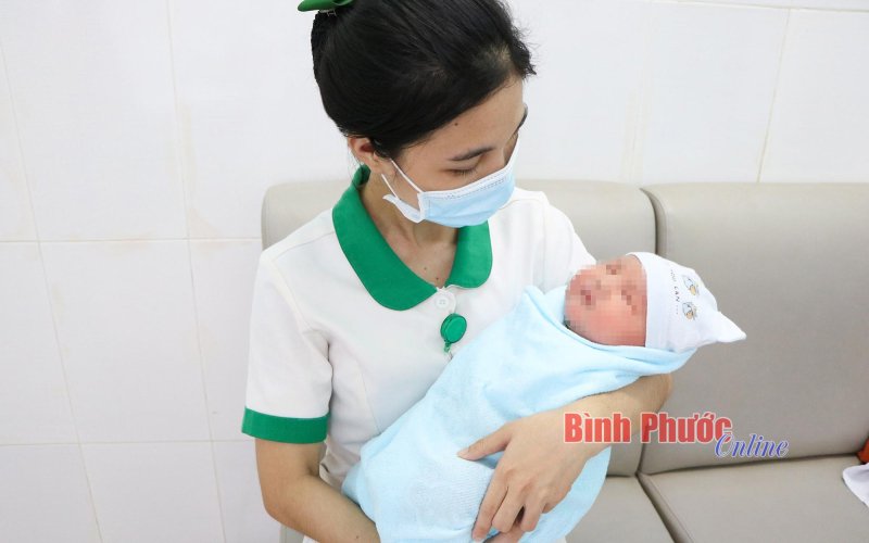 Bình Phước: Một bé trai chào đời nặng 5kg