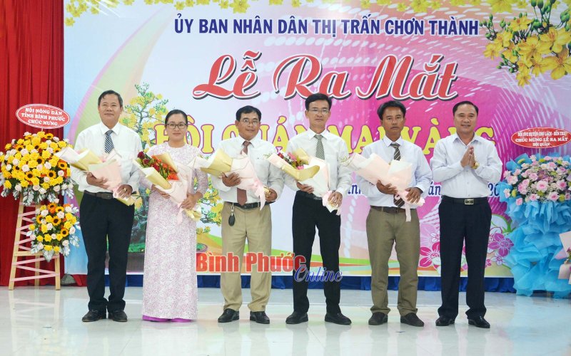 Chơn Thành ra mắt Hội quán Mai vàng