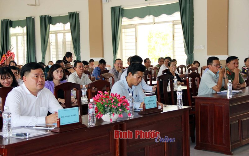 Đoàn ĐBQH tỉnh Bình Phước tiếp xúc cử tri huyện Phú Riềng