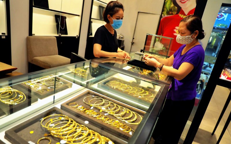 Giá vàng sáng 8-6 tăng 280.000 đồng/lượng