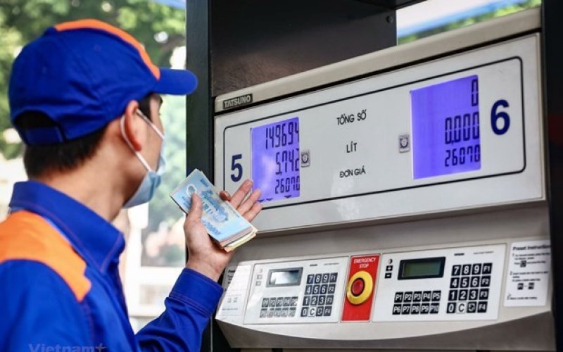 Giảm tác động từ giá xăng dầu tới doanh nghiệp và người dân