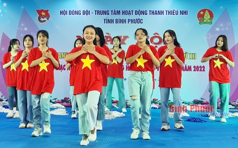 H&atilde;y lắng nghe trẻ em n&oacute;i!