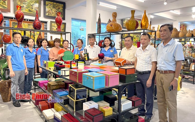 Hội Nông dân thành phố Hà Nội và Bình Phước ký kết hợp tác