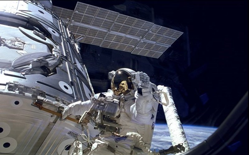 NASA chi hàng tỷ USD phát triển bộ đồ vũ trụ mới đa dụng hơn