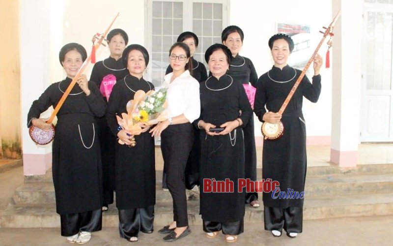 Ng&acirc;n vang đ&agrave;n t&iacute;nh, h&aacute;t then