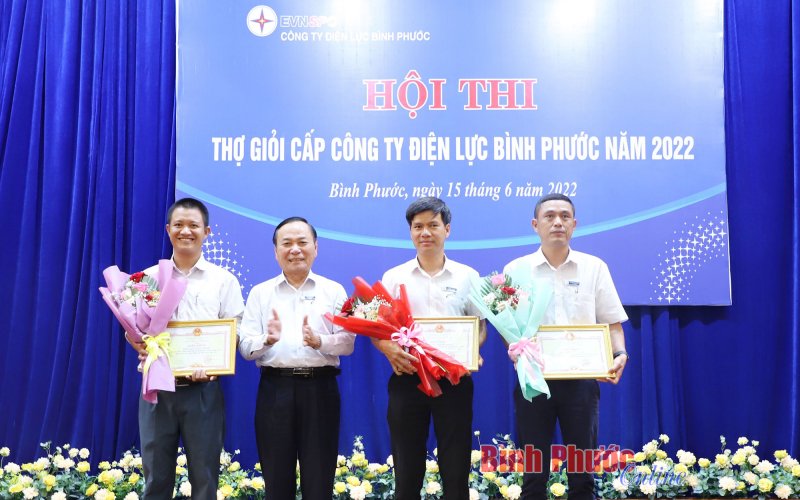 Người hơn 35 năm tâm huyết với ngành điện