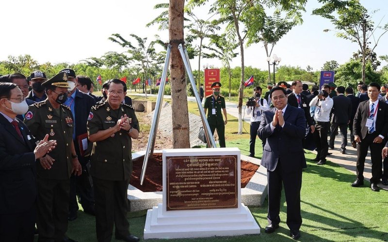 Những bức ảnh quý về quan hệ hữu nghị Việt Nam-Campuchia: 55 năm chảy mãi nghĩa tình