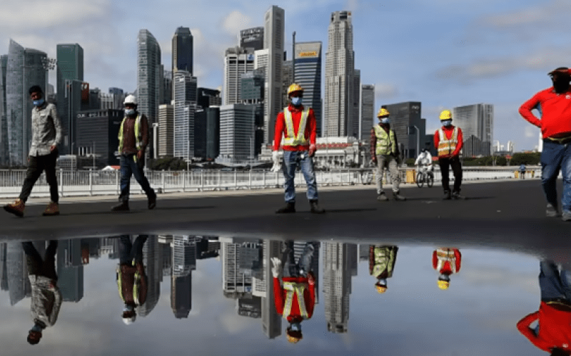 Singapore tiếp tục nới lỏng hạn chế đi lại đối với lao động nhập cư