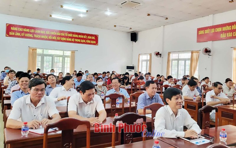 Thông qua những bài học xảy ra trên thế giới để bảo vệ Tổ quốc từ sớm, từ xa 