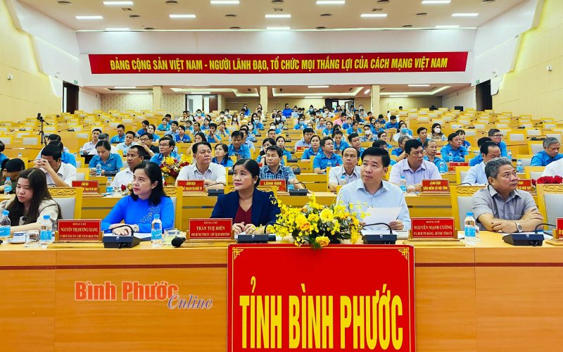 Thủ tướng Chính phủ Phạm Minh Chính gặp gỡ, đối thoại với công nhân lao động