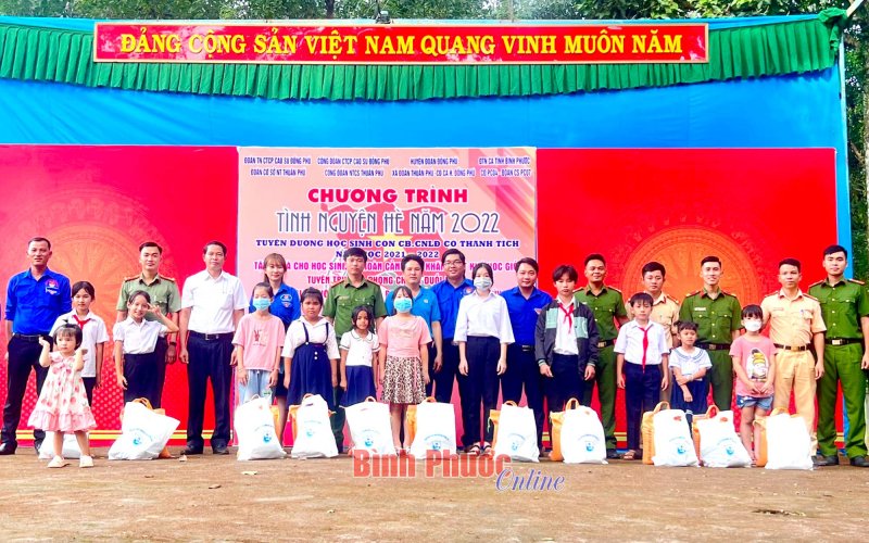 Tuổi trẻ Công an Bình Phước ra quân “Tình nguyện hè 2022”