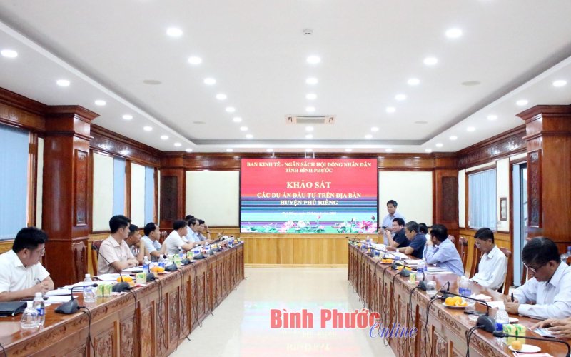Ban Kinh tế - Ngân sách HĐND tỉnh làm việc tại huyện Phú Riềng