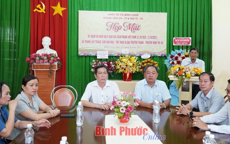Bình Long: Họp mặt kỷ niệm 98 năm Ngày báo chí cách mạng Việt Nam