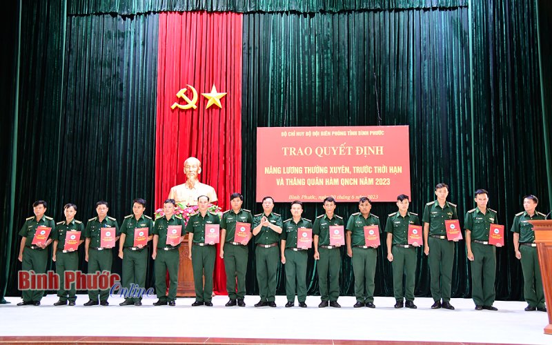 Bình Phước: 130 quân nhân chuyên nghiệp được nâng lương, thăng quân hàm