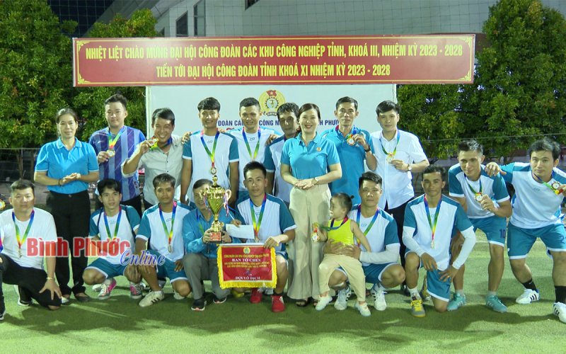 Bình Phước: Chung kết trao cúp vàng Giải bóng đá công nhân, lao động các khu công nghiệp năm 2023