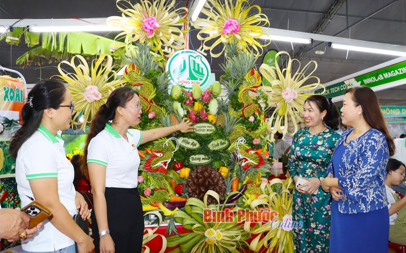 Đặc sắc và ấn tượng Hội chợ trái cây và hàng nông sản Bình Phước