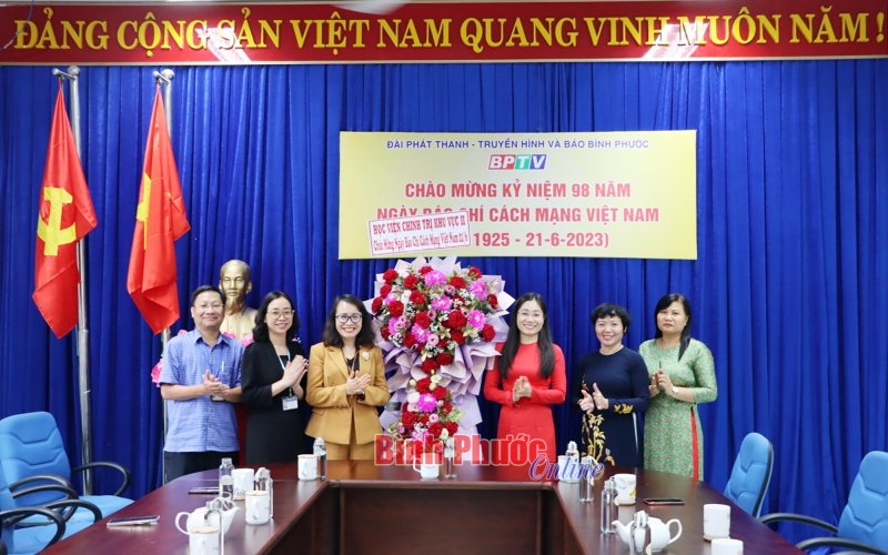 Học viện Chính trị khu vực II chúc mừng BPTV nhân Ngày báo chí cách mạng Việt Nam